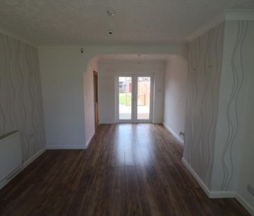 2 bedroom terraced house to rent - Photo 2