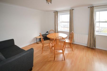 2 bedroom apartment to rent - Photo 2