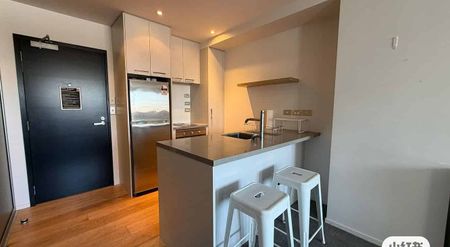 Stylish 2BR City Centre Oasis - Photo 4