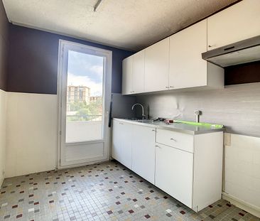 Appartement 3 pièces 57m2 MARSEILLE 14EME 750 euros - Photo 1