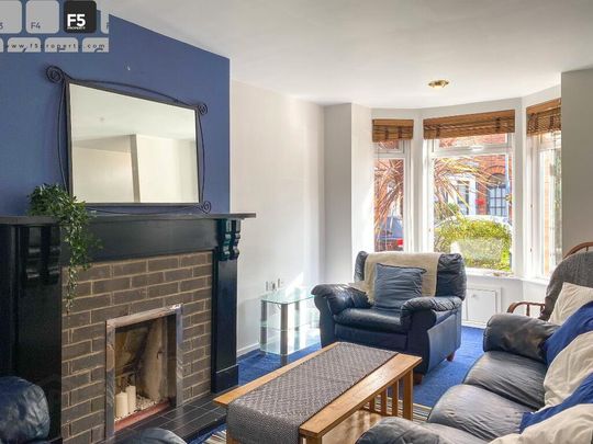 37 St Alban's Gardens, Stranmillis, Belfast, BT9 5DR - Photo 1