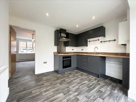 3 bedroom terraced house to rent - Photo 5