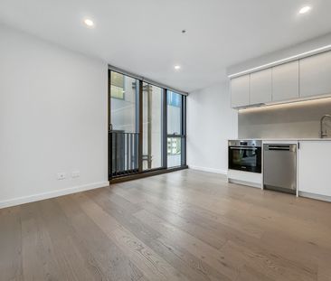 Welcome to apartment 605 in Hyde Lane - Photo 2