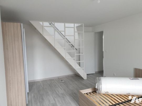 PONT A VENDIN: centre-ville, grand T4 duplex 2ème étage neuf meublé à 820 euros - Photo 1