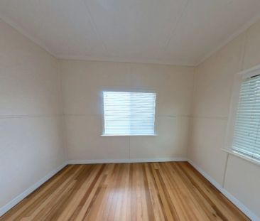 Homely On Halstead! - Photo 2