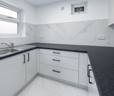 7 bedroom semi-detached house to rent - Photo 5