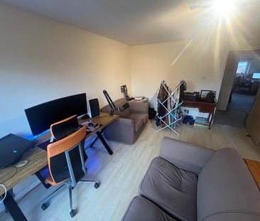 Springburn Road, Glasgow, G21 1SA - Photo 2