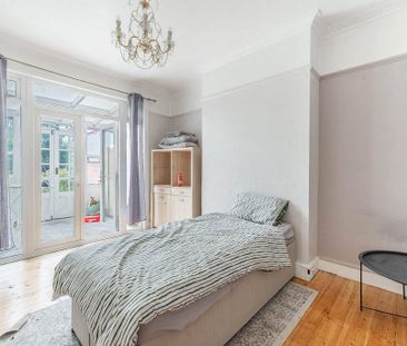 4 bedroom semi-detached house to rent - Photo 6