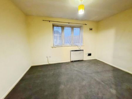 Curzon Drive, Curzon Drive, Grays, RM17 - Photo 3