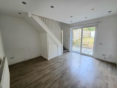 2 bedroom terraced house to rent - Photo 5