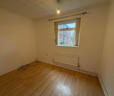 1 bedroom ground floor flat to rent - Photo 4