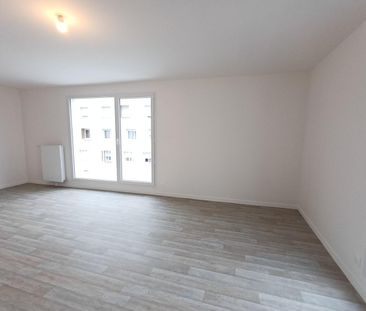 location Appartement T3 DE 60.3m² À CARRIERES SOUS POISSY - Photo 3