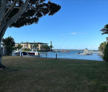 Spacious apartment close to the Broadwater - Photo 6