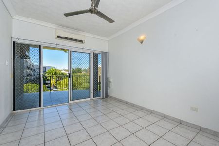 Bright and Breezy Apartment Near the CBD!!! - Photo 3