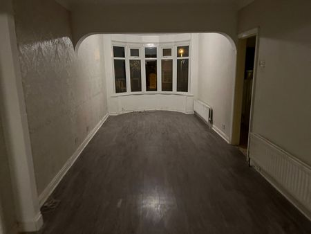 3 Bed Terraced House, Wensleydale Road, B42 - Photo 2