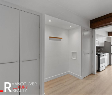 Condo in Downtown Vancouver, BC - Photo 6