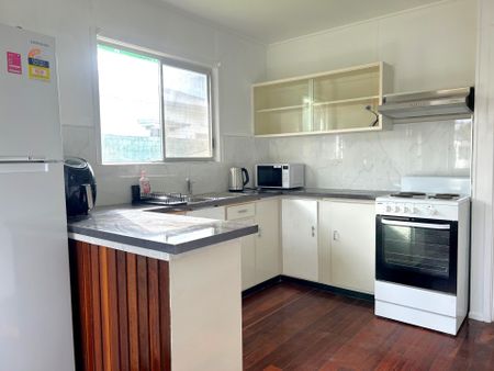 Room 3/8 Ranfurly Street, Newtown - Photo 3