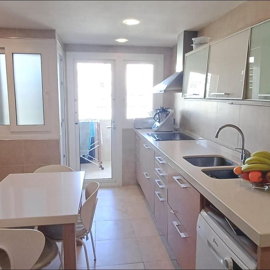 Piso de alquiler en Calle Calle Esperanto, Carranque - Haza Cuevas - Photo 1