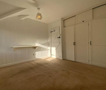 2 bedroom end of terrace house to rent - Photo 5