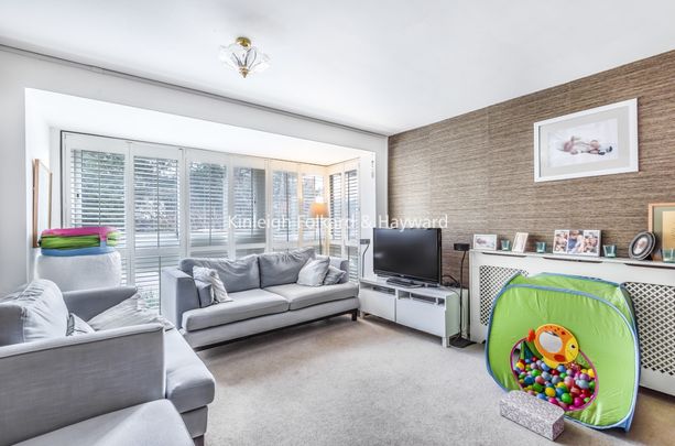 Oakleigh Road North, London, N20 - Photo 1