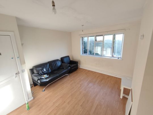 2 Bed Flat, Vane House, N2 - Photo 1