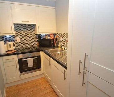 Bedroom Property In Guildford, GU1 - Photo 3