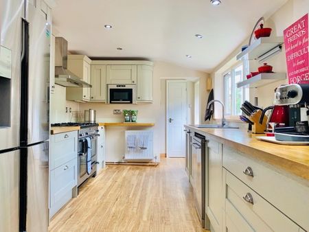 Out Northgate, IP33 1JQ - Photo 2