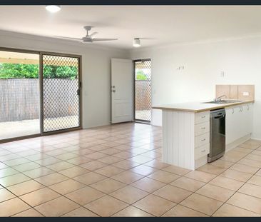 Duplex with HUGE backyard! - Photo 2