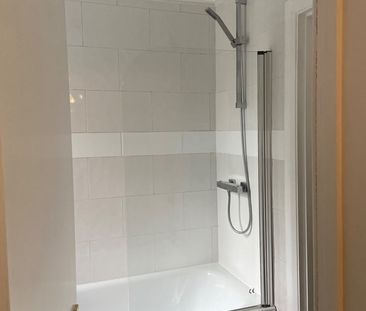 Studio Flat, Buckingham Road, BN1 - Photo 6