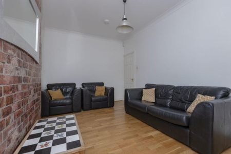 4 bedroom terraced house to rent - Photo 3
