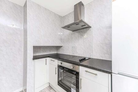 Craig Gardens, South Woodford, E18 - Photo 2