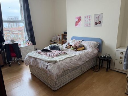 4 bedroom maisonette to rent - Photo 4