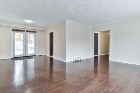 For Lease - 20 Burnview Crescent Unit# Main Floor, Toronto, Ontario - Photo 2