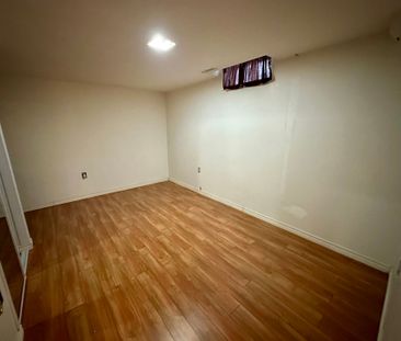 For Lease - 44 Loradeen Crescent Unit# Lower, Toronto, Ontario - Photo 6