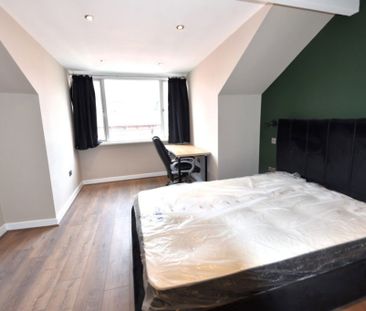 4 bedroom House in Thornville Street, Leeds - Photo 1