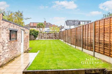 Winchester Road, Northwood, HA6 - Photo 2