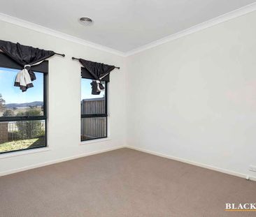 Low maintenance three bedroom Bonner home opposite reserve with solar - Photo 2