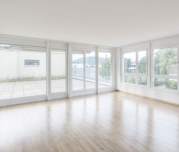 Lichtdurchflutete 4.5-Zimmer-Attikawohnung mit traumhafter Terrasse - Photo 3