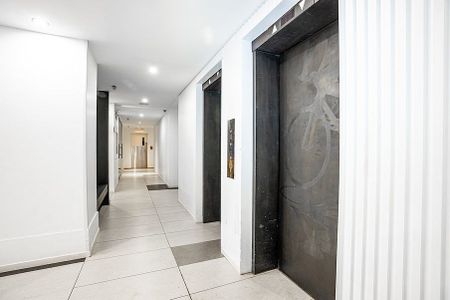 Heart of Downtown Montreal - Close to Alexis-Nihon Place, Atwater and Guy-Concordia station and all services - Photo 5