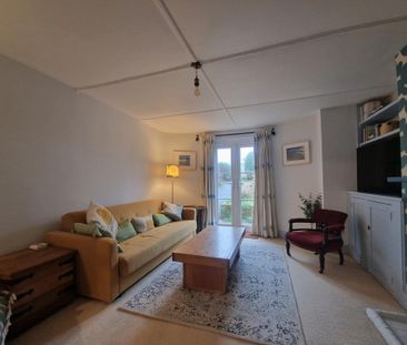 3 bedroom flat to rent - Photo 2