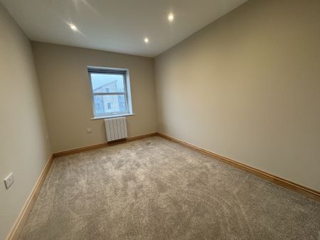 Selkirk Drive, Milton Keynes, Oakridge Park - Photo 2