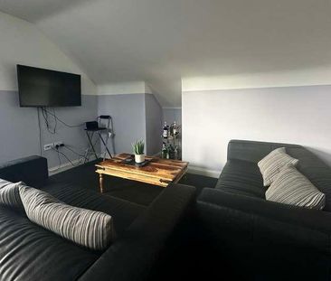 Modern Bed Bath Apartment, LN1 - Photo 1