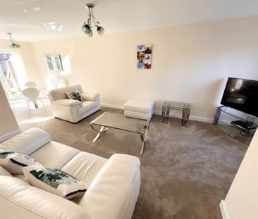 Lawnhurst Close, Cheadle Hulme, SK8 - Photo 2