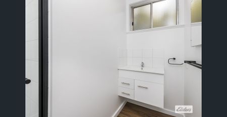 Renovated with plenty of modern conveniences - Photo 4