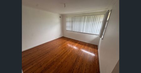 Spacious Brick Family Home, Quiet Location - Photo 4