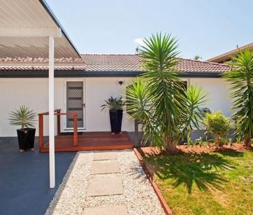 Spacious 4-Bedroom Family Home in Prime Paradise Point Location - Photo 3