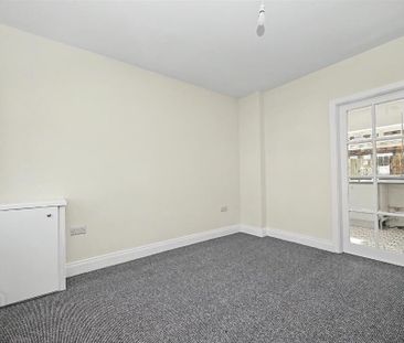 40 Dhu Varren Crescent, Belfast, BT13 3FL - Photo 3