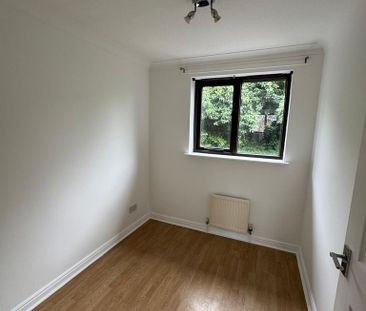 3 bedroom end of terrace house to rent - Photo 3