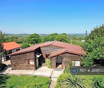4 bedroom detached house to rent - Photo 5