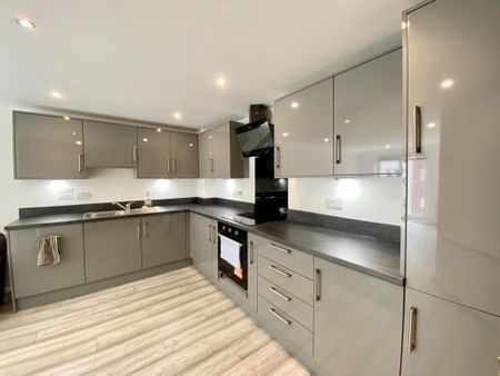 2 bedroom flat to rent - Photo 5